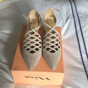 New Nina Women’s Farrah Cream Suede Pump Size 7.5